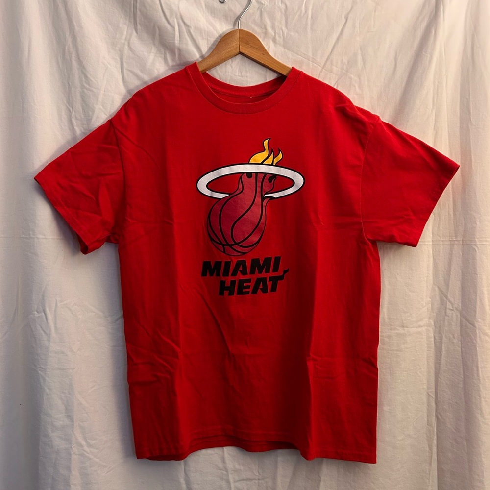 Miami Heat Item of the Game Large T-Shirt NWOT